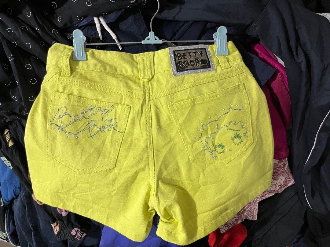 Betty boop short yellow (Category: Shorts) located in Kabankalan. Submitted by zeich_thrift (Listing ID 1470356698, Image 2). Description: Betty boop short yellow As new condition No issue .