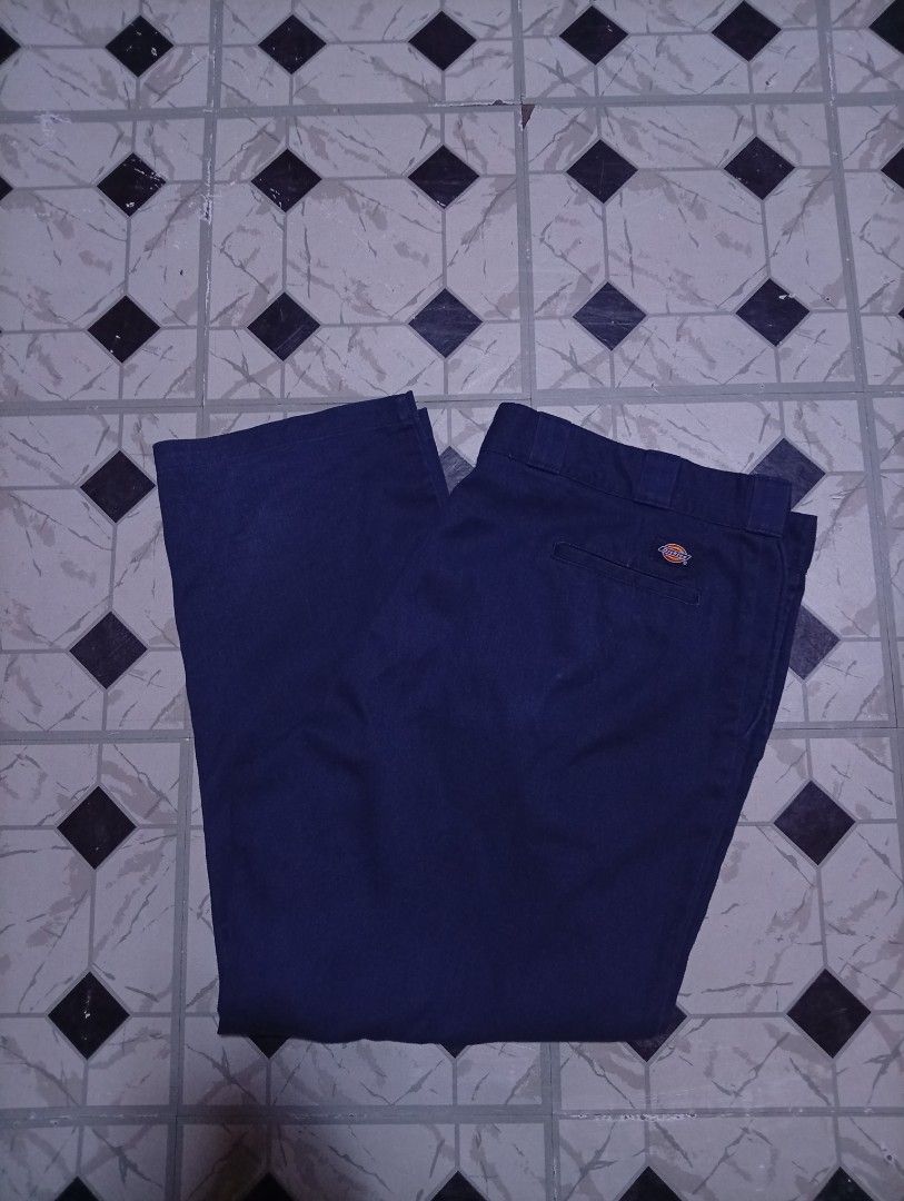 BIG SIZE ‼️DICKIES 874 (Category: Chinos) located in Caloocan City. Submitted by narvaezlorven (Listing ID 1470534887, Image 1). Description: WAIST 47 LENGTH 42 CRISPY CONDITION GOOD CONDITION 10/10 DARK BLUE COLOR LEG OPEN 10 NO ISSUE TAYTAY RIZAL LOC OPEN FOR MEET UP COURIER: JNT OR LALAMOVE.