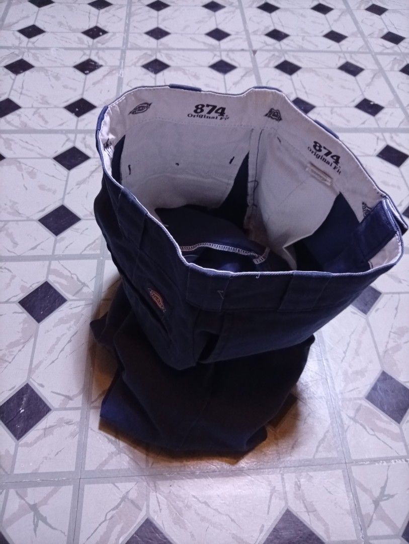 BIG SIZE ‼️DICKIES 874 (Category: Chinos) located in Caloocan City. Submitted by narvaezlorven (Listing ID 1470534887, Image 3). Description: WAIST 47 LENGTH 42 CRISPY CONDITION GOOD CONDITION 10/10 DARK BLUE COLOR LEG OPEN 10 NO ISSUE TAYTAY RIZAL LOC OPEN FOR MEET UP COURIER: JNT OR LALAMOVE.
