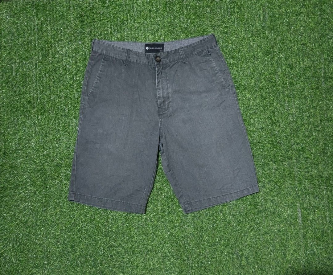 Billabong Short (Category: Shorts) located in Victorias. Submitted by ray_rare_picks (Listing ID 1470412006, Image 3). Description: Billabong ‎• Waist- 32 inch ‎• Length- 21 inch ‎• Leg Opening- 10 inch ‎• 9.5/10 Color Rate • With embroidered billabong script ‎• Excellent Condition ‎• No issue Dm me if interested📩 Location: Victorias City, Negros Occidental.