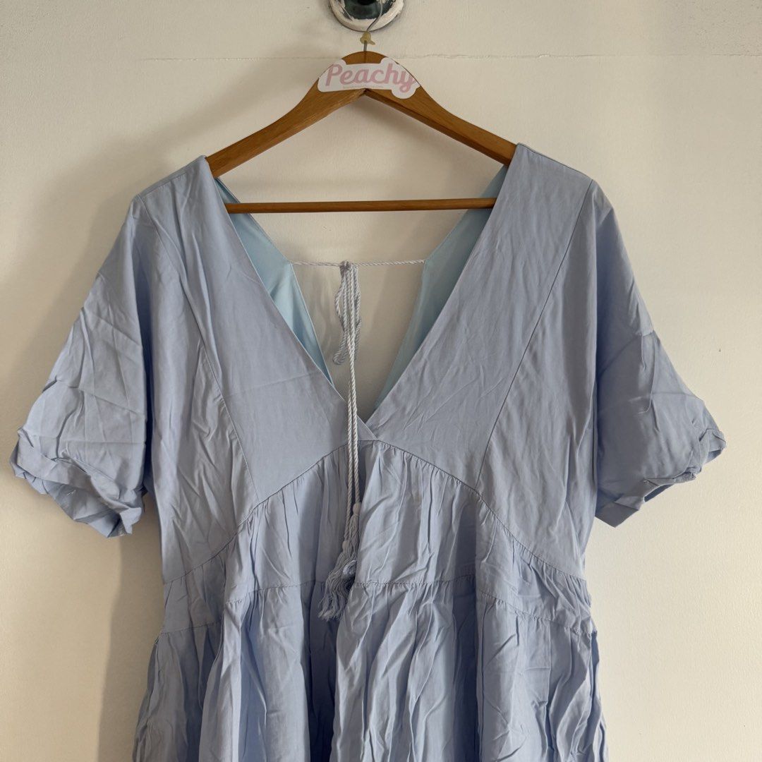 Bkk dress (Category: Dresses) located in Manila. Submitted by apparella.ph (Listing ID 1470351057, Image 2). Description: Super ganda and lambot ng tela Double lining nakaka payat kasi pabagsak ung tela Ww last pic Fits l-2xl frames Has minimal stain, not noticeable pa wash nalang kasi na stock sa cabinet Bust.44 Wasit 40( kasi pabagsak and paluwag ung style nya) Length:33 ☑️Everything is my Own preloved / BNWT/BNWOT ☑️ not thrifted/Ukay ☑️ maluk