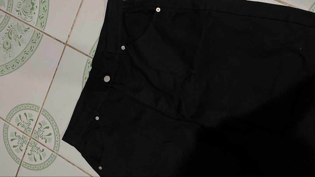 BLACK BAGGY BARREL PANTS (Category: Jeans) located in Manila. Submitted by rmrkkkk (Listing ID 1470390726, Image 3). Description: .