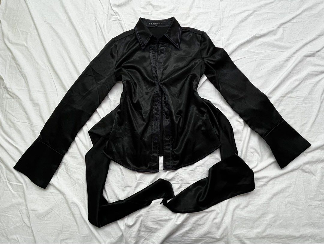Black Button-Up Blouse (Category: Blouses) located in Cainta. Submitted by havenlyeli (Listing ID 1470386999, Image 1). Description: ୨ৎ mode of payment - 50% down payment required to secure your order; remaining 50% balance to be paid upon delivery - gcash / maribank - cod available for meet-ups only ୨ৎ meet-up locations - lrt-2 legarda station - NU manila - cainta, rizal ୨ৎ please take note - colors may slightly vary due to lighting. - down paym