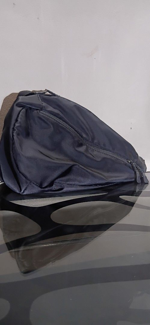 Black Crossbody Bag (Unbranded) (Category: Cross-body Bags) located in Las Pinas. Submitted by randomstuff.ph (Listing ID 1470460463, Image 2). Description: FEATURES - Spacious - Extra compartment to store and organize items - Unisex design CONDITION: Like new / Rarely Used YEAR BOUGHT: 2024-2025.