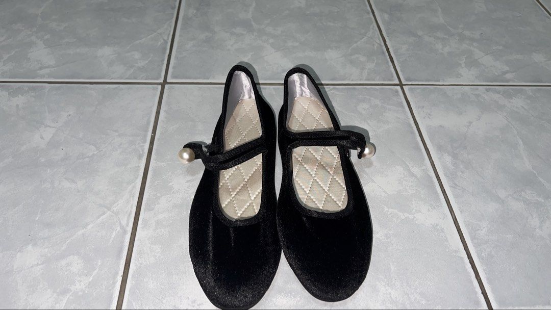 Black doll shoes - size 37 (Category: Flats & Sandals) located in San Fernando. Submitted by declutteringyishi (Listing ID 1470378367, Image 1). Description: .