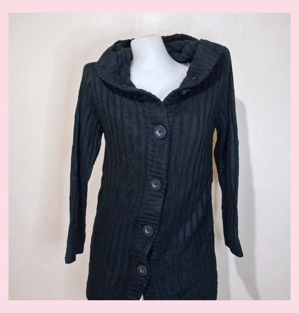 Black Dress Hoodie (Category: Coats, Jackets and Outerwear) located in Manila. Submitted by goldenmountain.e4137d (Listing ID 1470490435, Image 1). Description: Size: Medium to Large Fabric: Knitted Cotton Used once, no damages or anything. Very heavy po siya, still in great condition..