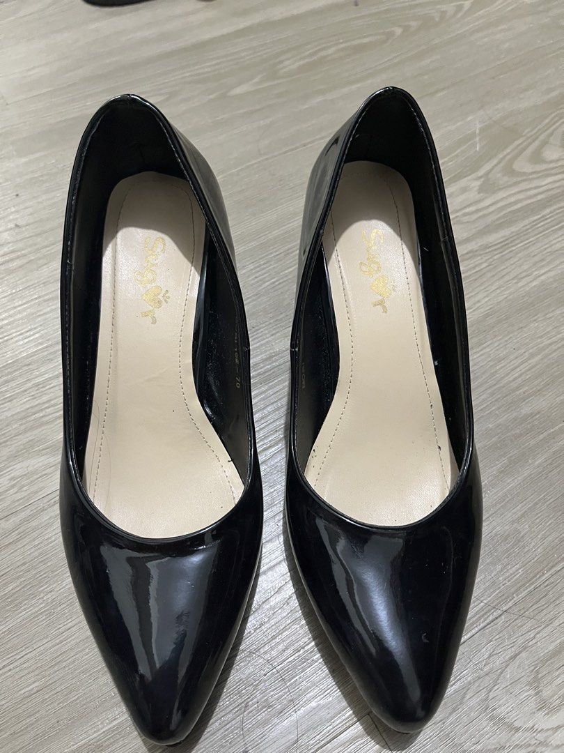 Black Glossy Pointed Toe Block Heel Pumps (Category: Heels) located in Manila. Submitted by beabeep (Listing ID 1470461594, Image 2). Description: - Brand: Sugar - Style: Black Patent Leather Pumps (Code: BOBI 102 - 70) - Size: 7 - Features: Pointed toe, sturdy block heel, cream insoles with gold branding - Perfect for: Office wear, interviews, school, and formal occasions - used less than 5 times.