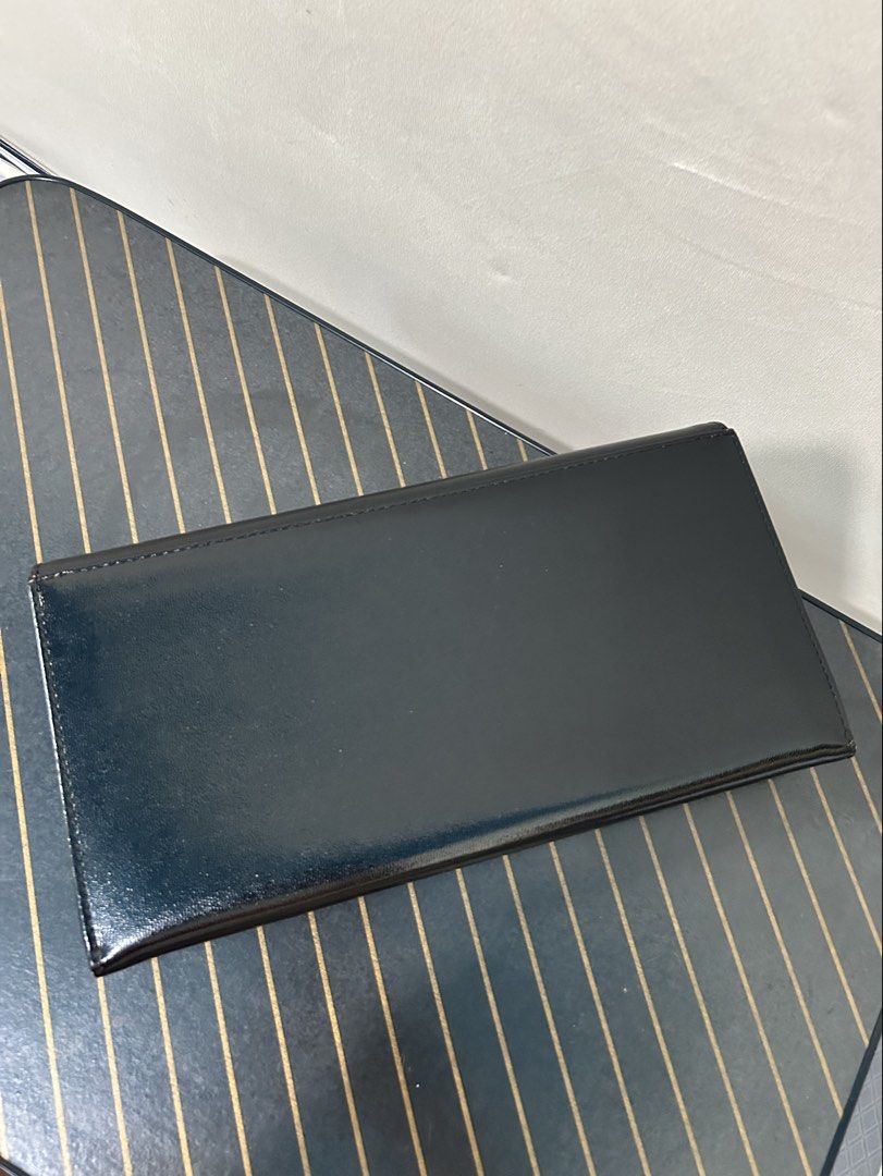 Black Long Leather Wallet (Category: Wallets & Card holders) located in Quezon City. Submitted by jjsurplus_23 (Listing ID 1470369444, Image 1). Description: .