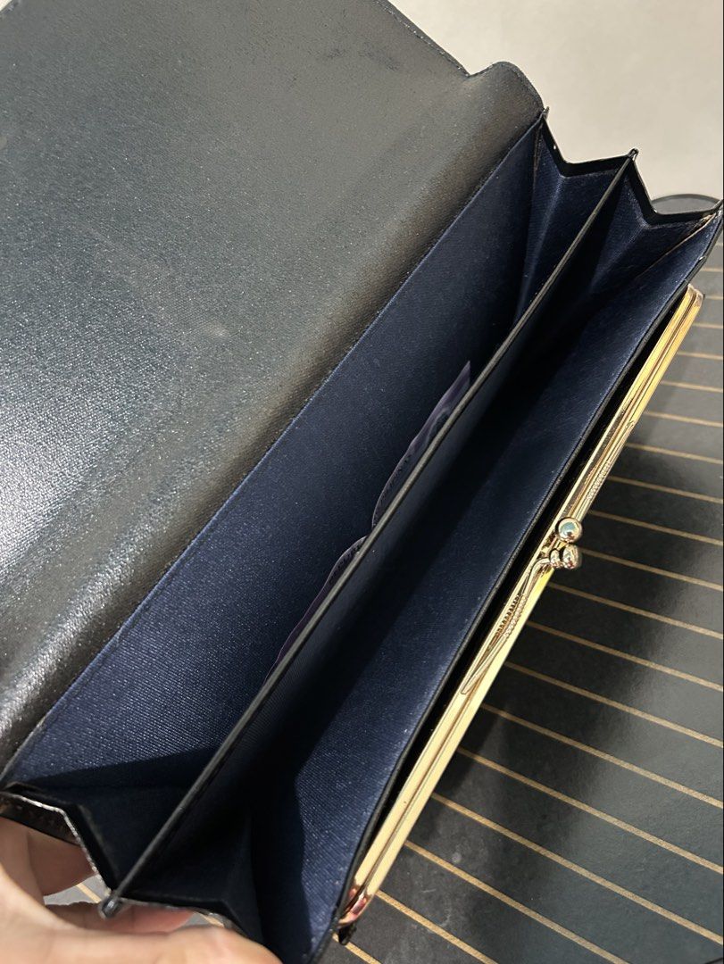 Black Long Leather Wallet (Category: Wallets & Card holders) located in Quezon City. Submitted by jjsurplus_23 (Listing ID 1470369444, Image 3). Description: .