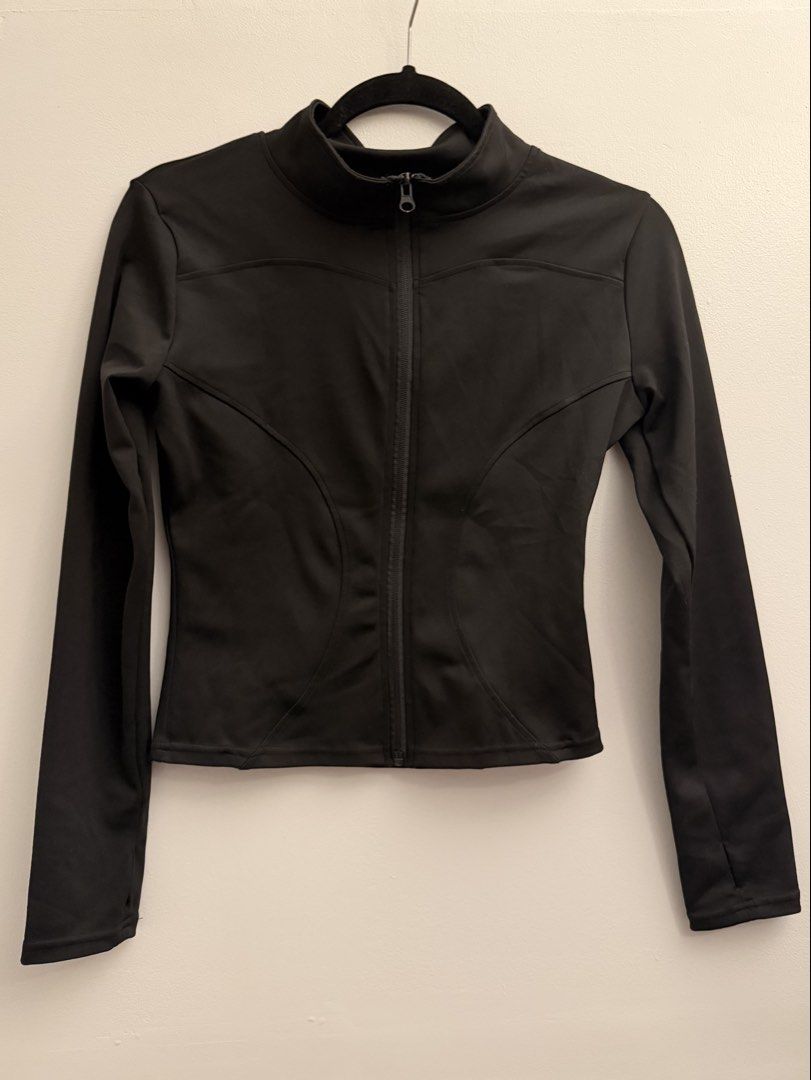 Black Long sleeve Zip up Medium (Category: Activewear) located in Manila. Submitted by closetclearout.mnl (Listing ID 1470389582, Image 2). Description: - good for working out - size medium - bought the wrong size - brand new .