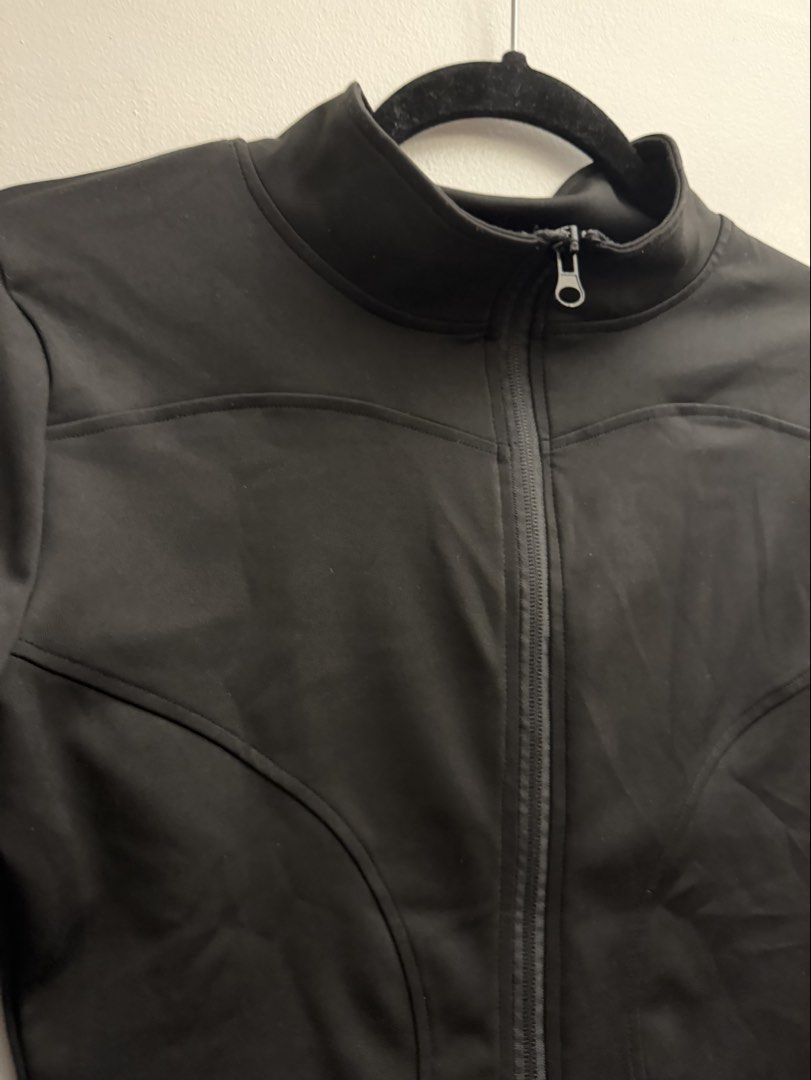 Black Long sleeve Zip up Medium (Category: Activewear) located in Manila. Submitted by closetclearout.mnl (Listing ID 1470389582, Image 1). Description: - good for working out - size medium - bought the wrong size - brand new .