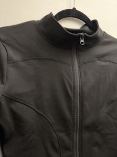 (Category: ) located in . Submitted by closetclearout.mnl (Listing ID 1470389582, Image 1). Description: .