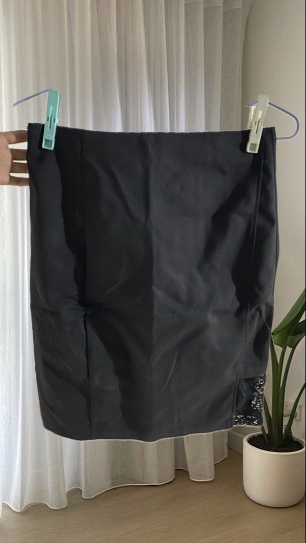 Black mini skirt with sequin side detail (Category: Skirts) located in Argao. Submitted by oddfish.1aa366 (Listing ID 1470523345, Image 1). Description: - Color: Solid black - Style: Clean-cut mini skirt with a subtle sparkly sequin mesh patch at the bottom hem - Fit: Comfortable standard zip or elastic waist design - Versatility: Perfect for casual weekends, parties, or going out - Easy to pair with various tops - PM for measurements or question