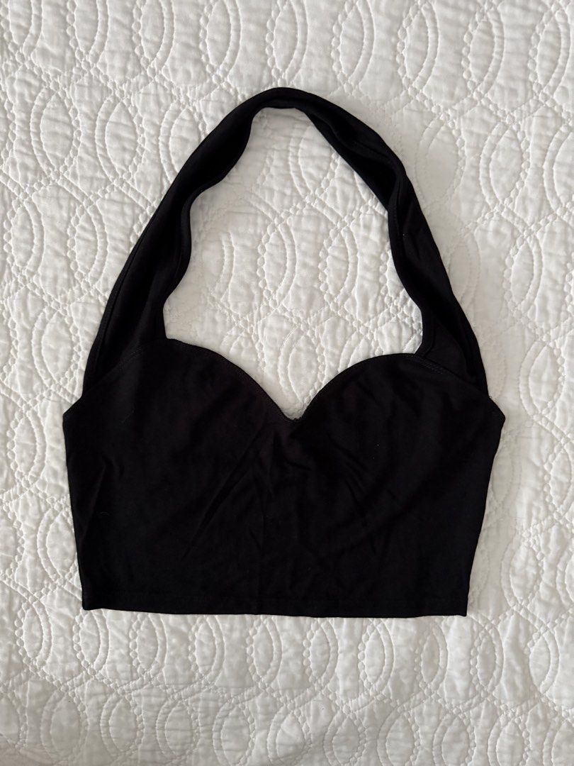 Black NA-KD Halter Crop Top (Category: Others Tops) located in Quezon City. Submitted by kelangot (Listing ID 1470423870, Image 1). Description: Selling this item in great condition! Brand: NA-KD Size: small Condition: worn only once Color: black RFS: decluttering 📦 Shipping: C/O buyer 💸 Payment: GCash, BPI, or GoTyme Feel free to message me for inquiries Strictly no cancellations, returns, or refunds. Happy shopping! ♡.