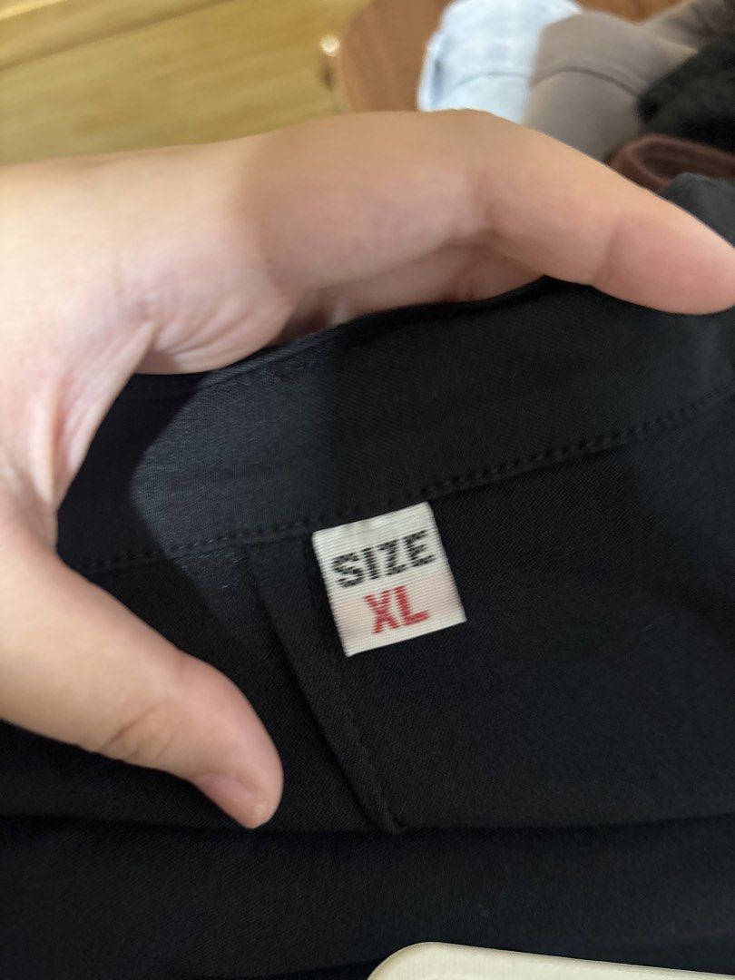 Black pencil skirt size XL (Category: Skirts) located in Taguig. Submitted by pauu1234 (Listing ID 1470403421, Image 2). Description: 📌 Never been used 📌 Fits M-L body frames Original price: ₱150 - payment first basis - next day pick up (contact seller if needed immediately) - taguig area 😊.