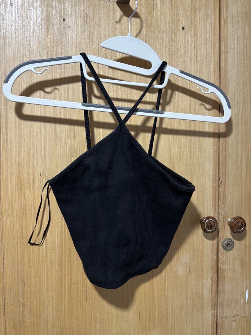 Black ribbed cross halter crop top size M (Category: Sleeveless) located in Taguig. Submitted by pauu1234 (Listing ID 1470411592, Image 1). Description: 📌 Only used once 📌 Fits M-L body frames Original price: ₱300 - payment first basis - next day pick up (contact seller if needed immediately) - taguig area 😊.