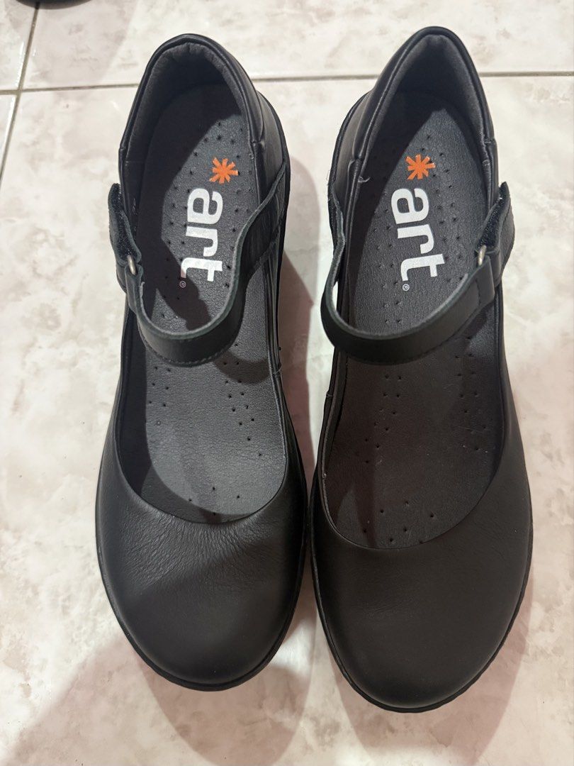 Black Shoes (Category: Heels) located in Quezon City. Submitted by clairestyles94 (Listing ID 1470465126, Image 1). Description: .