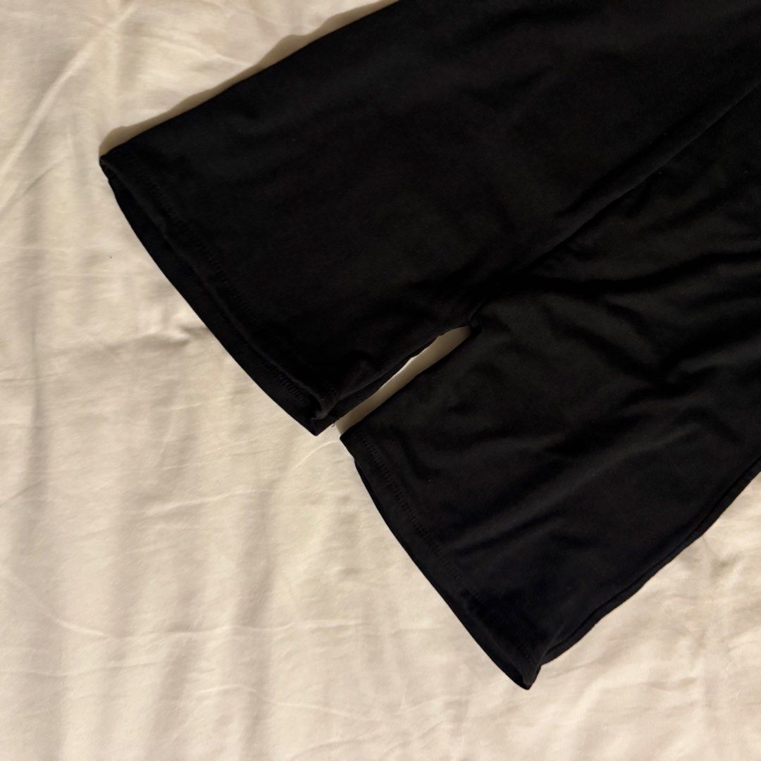 Black Short Sleeve Front Zip Romper Jumpsuit (Category: Jumpsuits) located in Quezon City. Submitted by ianne.declutter (Listing ID 1470370669, Image 3). Description: - Color: Black - Style: Short sleeve romper / jumpsuit with mock neckline - Closure: Front half-zip - Fit: Form-fitting with short pant legs and stretchy fabric for ultimate comfort - Occasion: Great for casual daily wear or going out.