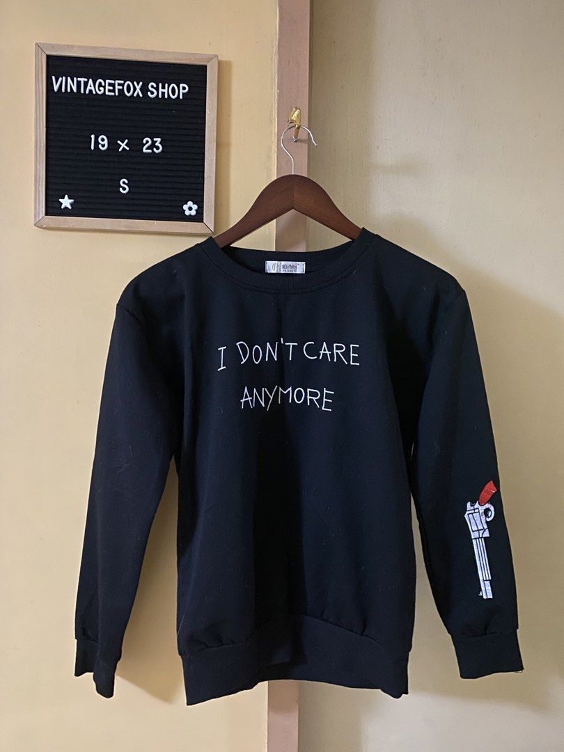 Black Sweatshirt pullover statement halloween Size S (Category: Coats, Jackets and Outerwear) located in Baguio. Submitted by vintagefox (Listing ID 1470453923, Image 1). Description: - Color: Black with white and red accents - statement pullover - Details: Ribbed cuffs and hem - Size: Small (S) - Measurements: 19 inches (width) x 23 inches (length) price fixed + freebie.