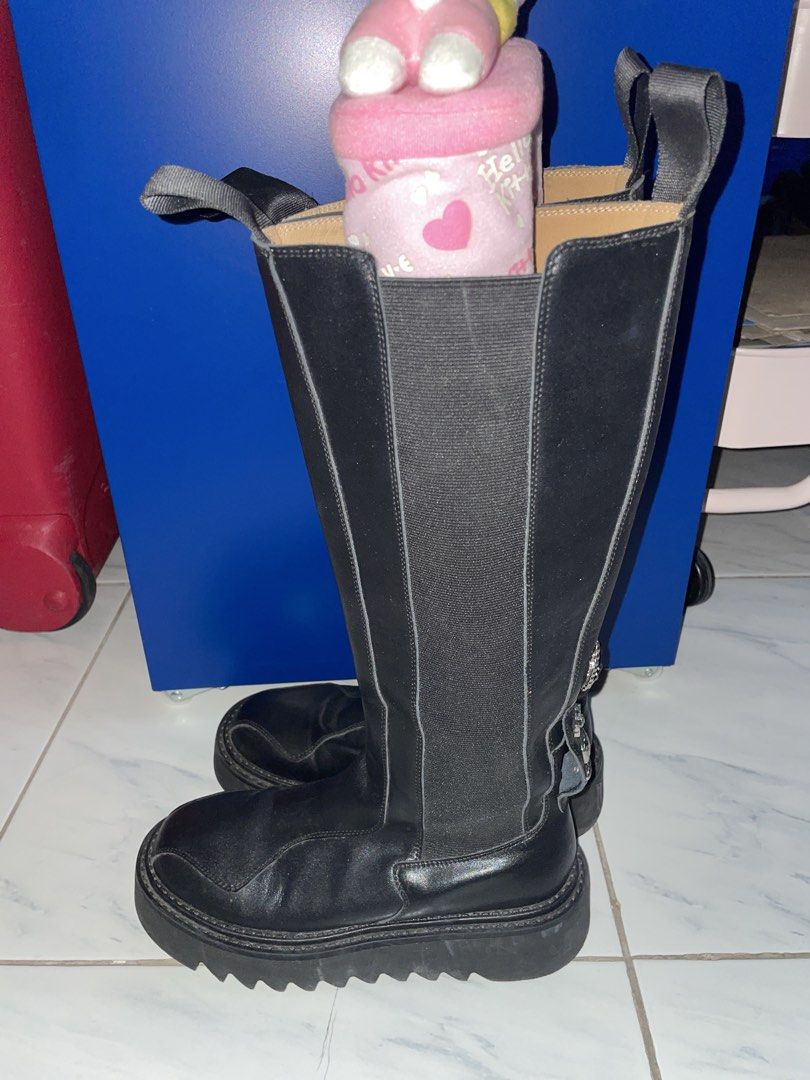 Black Thigh High Boots with Decorative Hardware (Category: Boots) located in Quezon City. Submitted by gems4sale (Listing ID 1470473362, Image 2). Description: RFS: too small for me I think the size is around size 5-6 *hk insert is not included.