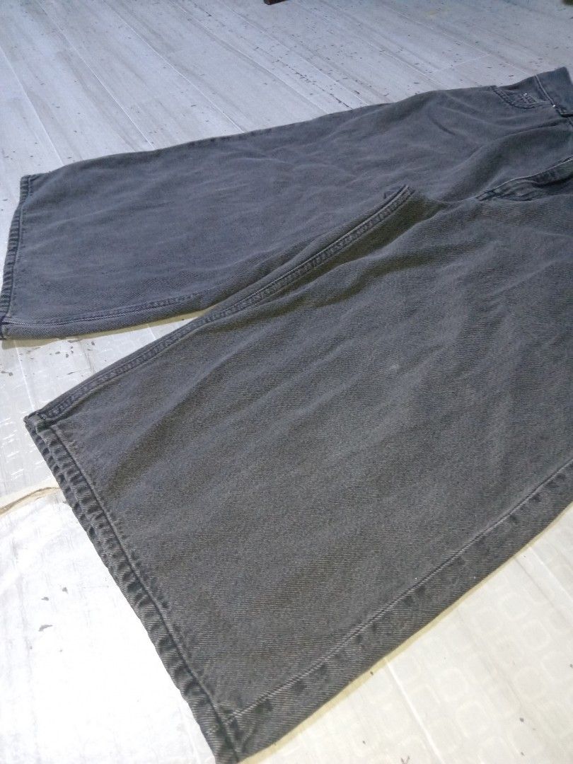 Black Washed Denim Long Skater Jorts (Category: Shorts) located in Subic. Submitted by ethassia.finds (Listing ID 1470365535, Image 3). Description: Details⬇️⬇️ Baggy Black Skater Long Jorts Brand Name: Random Dimes Waist: 32 Length: 31 Condition: 10/10 Colorway: 10/10 Issue: None Price: 300 (Still negotiable for sure buyer) Note: -MOP is only gcash -SF depends on the buyer's location -Manage your expectations, all items are thrifted -Colors may 