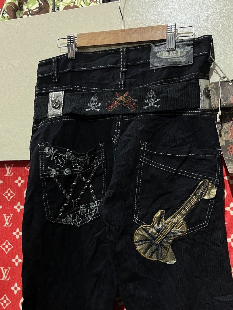 Y2K Rocker/Grunge Black Jeans (Category: Jeans) located in Lucban. Submitted by rep.rznt (Listing ID 1470503032, Image 2). Description: Dimes: 28-30 width, 39.5 length, 7.5 hem.