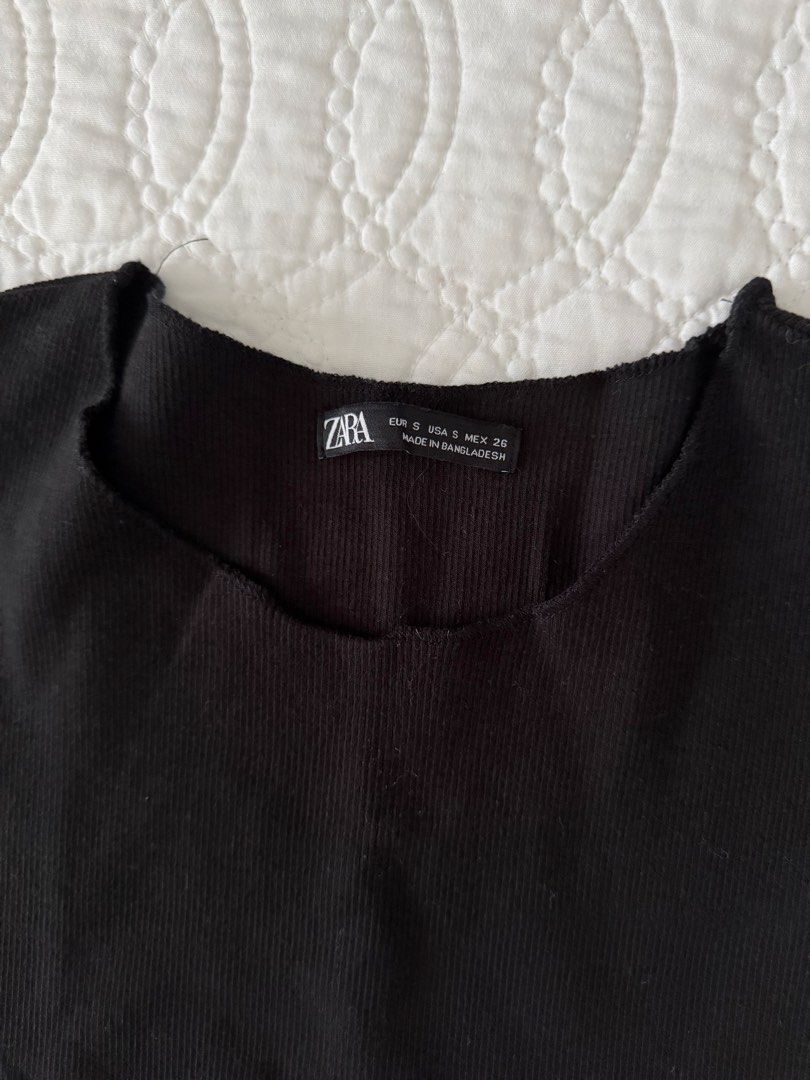 Black Zara Sleeveless Crop Top (Category: Sleeveless) located in Quezon City. Submitted by kelangot (Listing ID 1470423585, Image 2). Description: Selling this item in great condition! Brand: zara Size: small Condition: worn only once Color: black RFS: decluttering 📦 Shipping: C/O buyer 💸 Payment: GCash, BPI, or GoTyme Feel free to message me for inquiries Strictly no cancellations, returns, or refunds. Happy shopping! ♡.