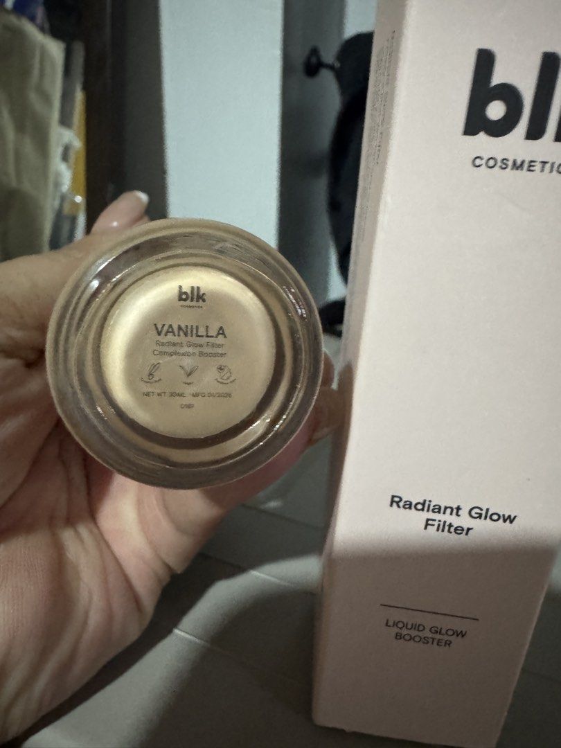 blk cosmetics Radiant Glow Filter Vanilla 95% full (Category: Makeup) located in Baguio. Submitted by cyana89 (Listing ID 1470395832, Image 2). Description: - Product: blk cosmetics Radiant Glow Filter - Shade: Vanilla - Size: 30ml liquid glow booster bottle - Formula: Waterproof and sweat-resistant - Condition: Brand new with original box - Manufacturing Date: 01/2026 (printed on bottom).