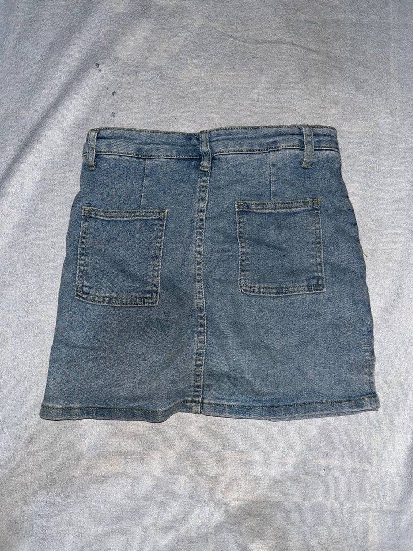 Blue Denim Mini Skirt with Front Pockets (Category: Skirts) located in Legazpi City. Submitted by chynnunez (Listing ID 1470428280, Image 2). Description: - Color: Light blue - Style: High-waisted denim mini skirt with zip fly and belt loops - Pockets: Two large front pockets and standard back pockets - Details: Small side slits at the hem for added comfort and movement - Condition: Brand new / Excellent - Perfect for: Casual days out, paired wit