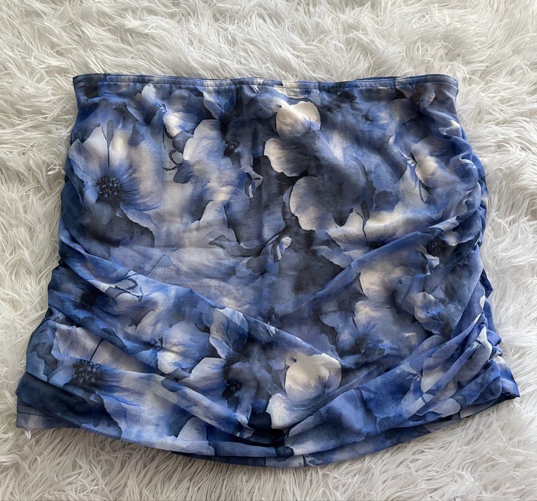 Blue Floral Ruched Mesh Mini Skirt (Category: Skirts) located in Mandaluyong City. Submitted by xo.miel (Listing ID 1470412478, Image 1). Description: large loc: mandaluyong.