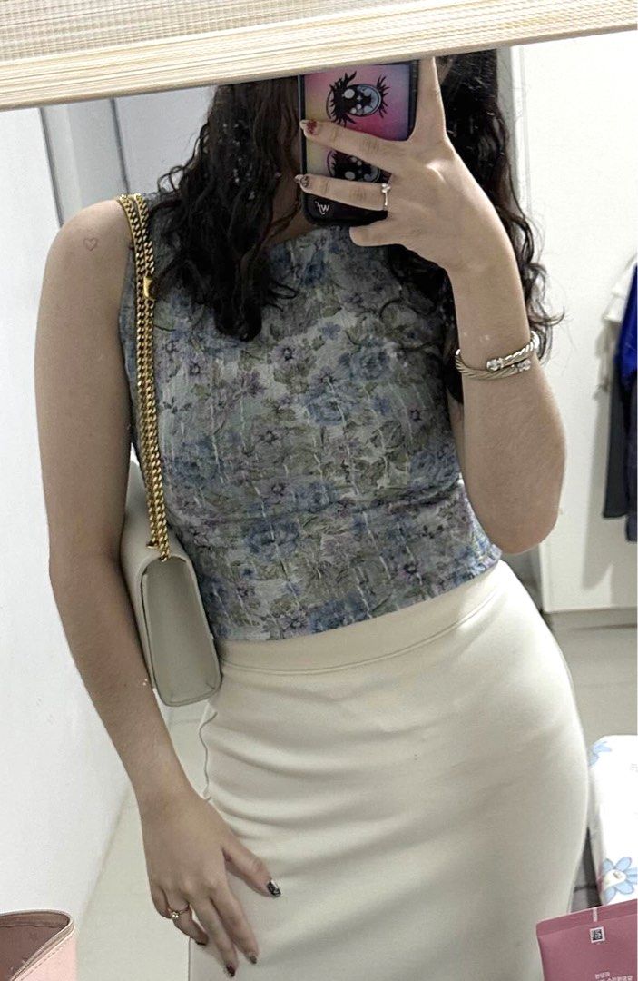 Blue Floral Top (Category: Sleeveless) located in Cavite. Submitted by dreampolice (Listing ID 1470416347, Image 2). Description: ✴︎ only worn once ✴︎ bought from a flea market ✴︎ fits xs-s.