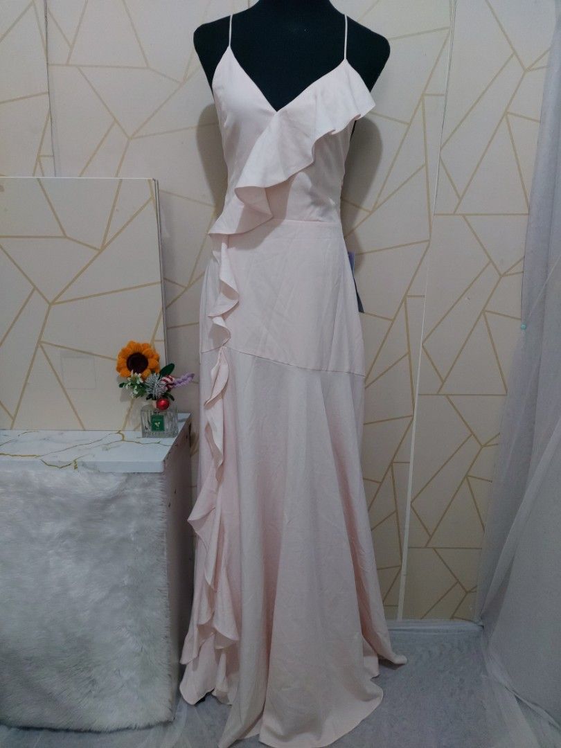 Blush Pink Ruffle Slit Gown- Large (Category: Evening dresses & gowns) located in Manila. Submitted by jollyann_b1990 (Listing ID 1470410909, Image 3). Description: ✨ AVAILABLE FOR SALE ✨ Perfect for weddings, debuts, prom, pageants & other special occasions. Size: [US Size: Large] Color: [Pink] Material: [Polyester] Condition: [Brand New] 📍 Pasig 🚚 Delivery available 📩 Send us a message for availability & reservations. Gown Code: [GOWNPINKL04