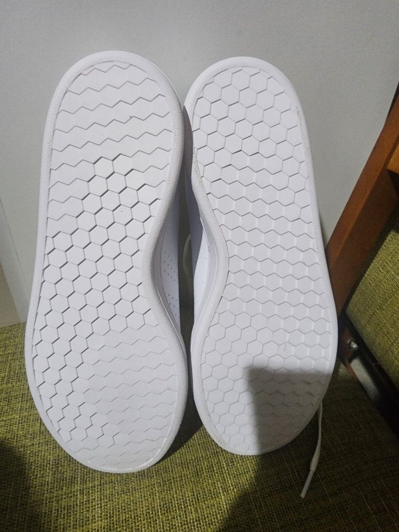 Bnew Adidas Advantage US8 (Category: Casual Shoes) located in Quezon City. Submitted by loveandzlove (Listing ID 1470486714, Image 3). Description: Guaranteed Authentic or Money Back Mens US 8 Brandnew Never been used Price is negotiable, give your best offer RFS: wrong size Location: Tsora QC Meet ups, Lalamove okay.