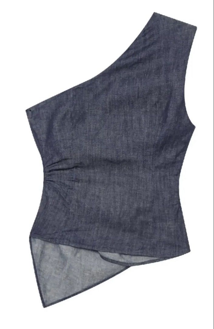 BNWT Zara Assymetric Top (Category: Blouses) located in Manila. Submitted by iraestrella (Listing ID 1470484157, Image 3). Description: With shoulder pad .
