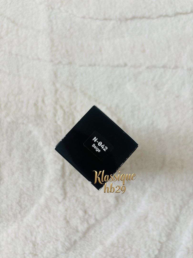 Bobbi Brown (Category: Makeup) located in Lipa City. Submitted by klassique_handbags (Listing ID 1470428116, Image 3). Description: ✅Available✅ ❤️Bobbi Brown❤️ Weightless Foundation N- 042 Light- medium skin tone -24-hour moisture -24-hour color true wear that doesn’t fade crease -All-day oil control -Natural matte finish -Medium coverage -Minimizes the look of pores -Waterproof -Sweat/humidity resistant -Transfer resistant -Non-comedogenic -Desi