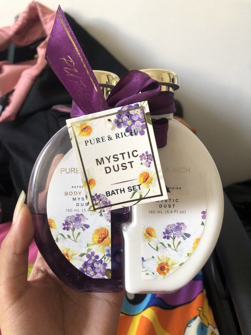 Body Wash & Body Lotion (Category: Body Care) located in Santa Ana. Submitted by kanek.en_ (Listing ID 1470421058, Image 1). Description: sealed pa yung Lotion while the body wash is nakalahati na (the scent of the body wash is very sweet and fruity though) EXP DATE : 6/10/2027.