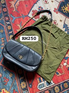 (Category: ) located in . Submitted by missss.preloved (Listing ID 1470509602, Image 1). Description: .
