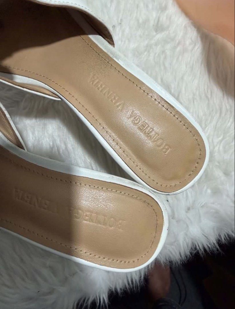 Bottega Veneta (Category: Flats & Sandals) located in Mati. Submitted by yukilux_ (Listing ID 1470353486, Image 3). Description: .