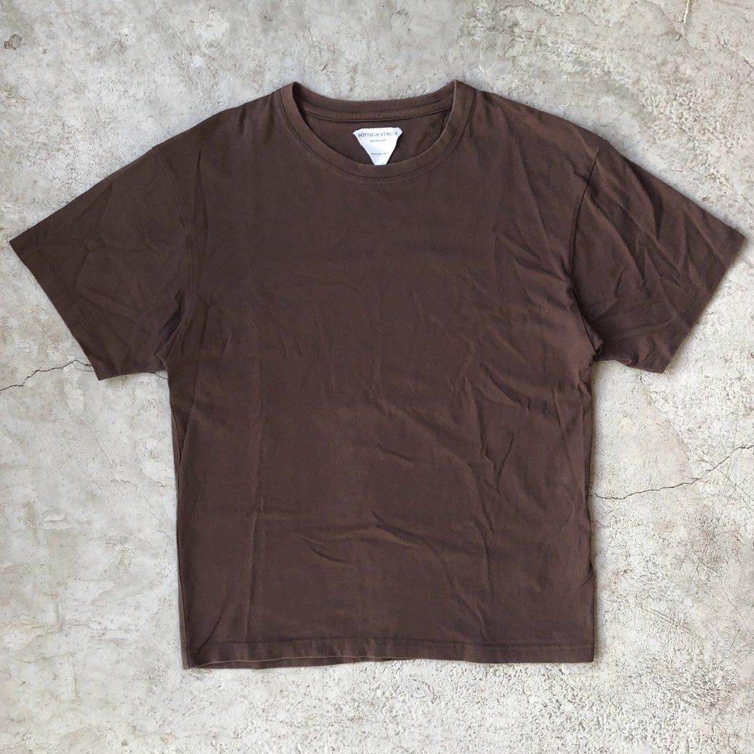 Bottega Veneta Spring 2021 Tee🤎 (Category: Tshirts & Polo Shirts ) located in Manila. Submitted by budthrift_ph (Listing ID 1470446549, Image 1). Description: Bottega Veneta Spring 2021 Tee🤎 Size 46 Medium Good Condition Sign of usage P750 Freeshipping Loc: South Cebu.