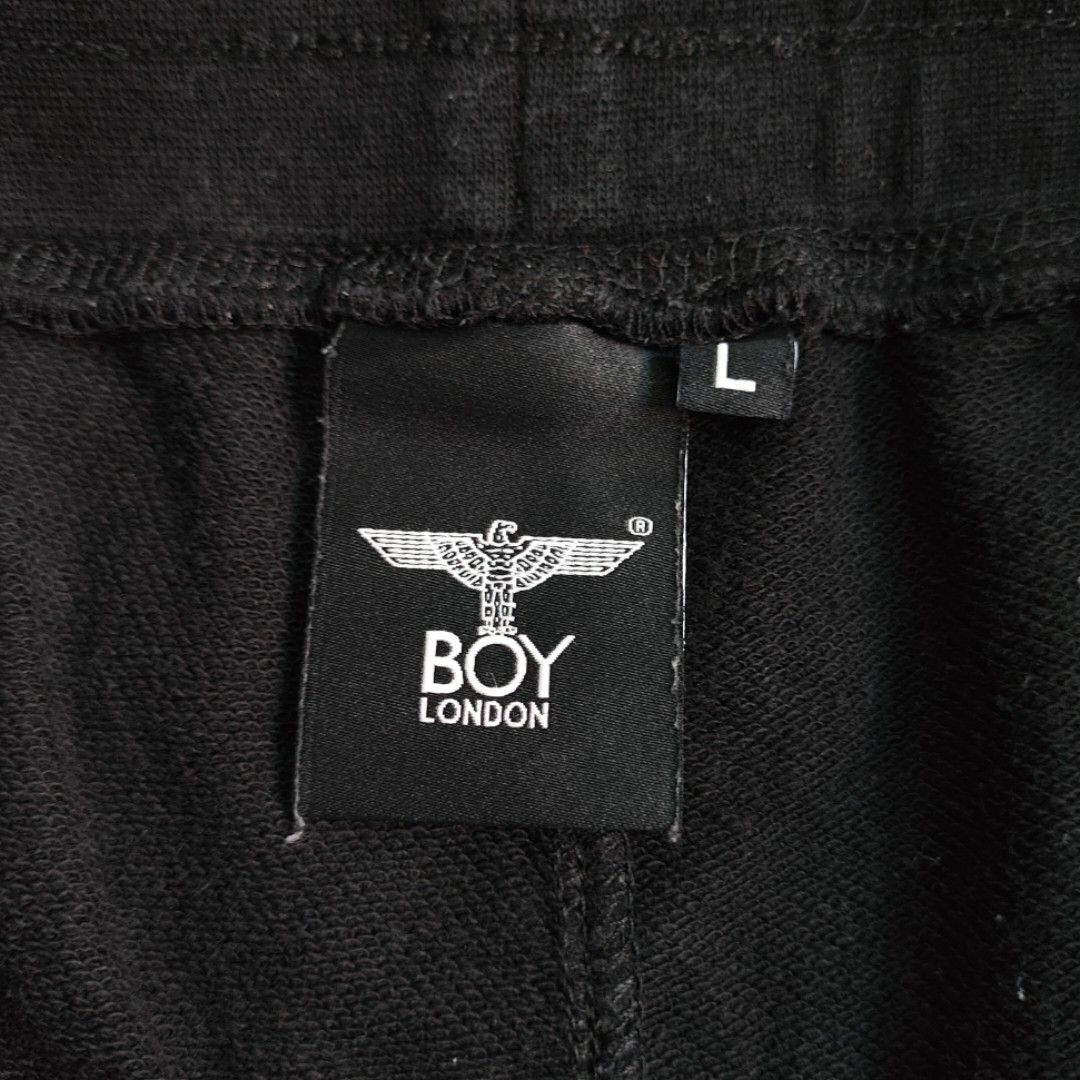Boy London Skull Shorts (Category: Shorts) located in Rosales. Submitted by kudoscache (Listing ID 1470439842, Image 3). Description: - Brand: Boy London - Waist: 29-40 | Length: 23 - Color: Black - slightly nego payment: maribank / gotyme courier: J&T.