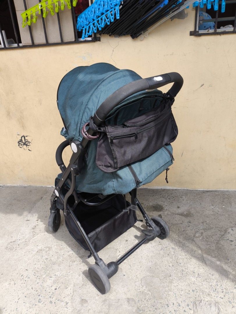 Brahmz Compact Stroller (Category: Strollers) located in Rosario. Submitted by definitelynotrenz (Listing ID 1470382444, Image 2). Description: BRAHMZ COMPACT STROLLER ULTRA COMPACT & TRAVEL FRIENDLY FOLDS DOWN SMALL INTO COMPACT SIZE WITH PULL OUT TROLLEY HANDLE FOR EASY ROLLING TRANSPORT FREE ORIGINAL HAUCK TRAVEL CARRY BAG USED/ AS IS: PRELOVED WITH EXPECTED SIGNS OF NORMAL USAGE. BUT STANDARD FUNCTIONS WORK (FOLDS,ROLLS,HOLD WEIGHT) LOCATION: