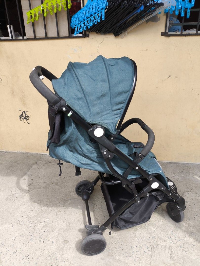 Brahmz Compact Stroller (Category: Strollers) located in Rosario. Submitted by definitelynotrenz (Listing ID 1470382444, Image 3). Description: BRAHMZ COMPACT STROLLER ULTRA COMPACT & TRAVEL FRIENDLY FOLDS DOWN SMALL INTO COMPACT SIZE WITH PULL OUT TROLLEY HANDLE FOR EASY ROLLING TRANSPORT FREE ORIGINAL HAUCK TRAVEL CARRY BAG USED/ AS IS: PRELOVED WITH EXPECTED SIGNS OF NORMAL USAGE. BUT STANDARD FUNCTIONS WORK (FOLDS,ROLLS,HOLD WEIGHT) LOCATION: