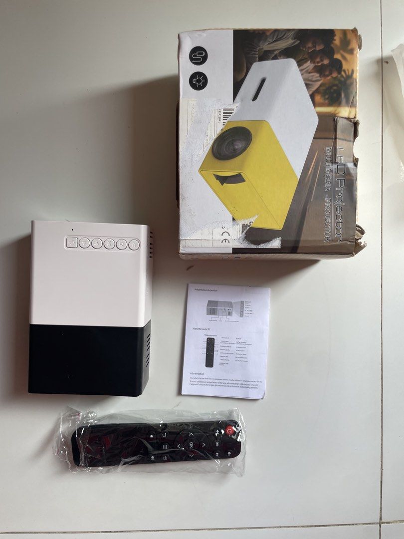 BRAND NEW PROJECTOR FOR SALE (Category: Entertainment Systems & Smart Home Devices) located in Bulacan. Submitted by johnivanqu27099 (Listing ID 1470391194, Image 2). Description: 📽️ BRAND NEW PROJECTOR FOR SALE ✨ Brand New • Never Used 🎬 Perfect for movie nights, home entertainment, and presentations. 💰 Price: ₱999 — negotiable for sure buyer. 📦 Ready to ship 📩 PM for inquiries ✅ First come, first served.