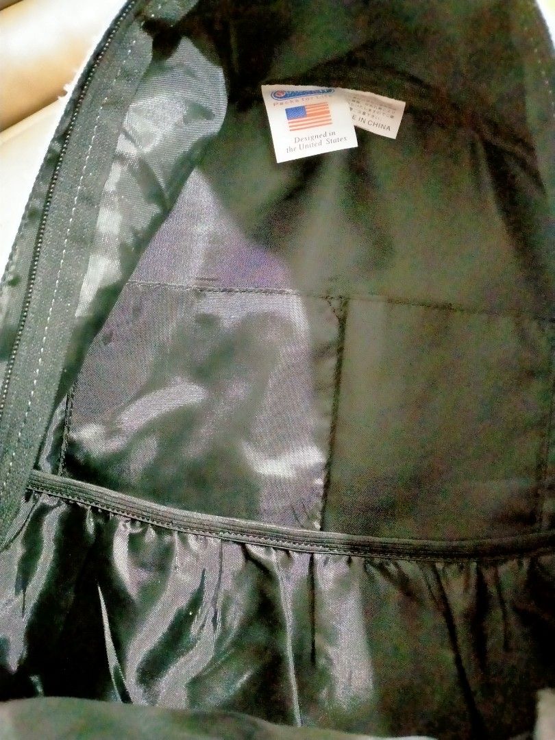 Branded back pack (Category: Luxury Bags & Wallets) located in Cavite. Submitted by inday79 (Listing ID 1470403283, Image 2). Description: Unisex Backpack with Laptop Compartment Looking for a stylish and functional backpack? This unisex backpack is perfect for students, office workers, and everyday use! ✨ Features: 💻 Dedicated laptop compartment 🎒 Unisex design suitable for men and women 📚 Perfect for school, college, and office 👜 Spacious e