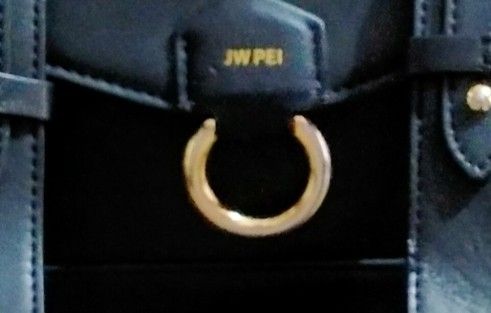 Branded Leather Cross Body bag (Category: Luxury Bags & Wallets) located in Cavite. Submitted by inday79 (Listing ID 1470406248, Image 1). Description: JW PEI Black Leather Crossbody Bag 👜 ✨ Brand: JW PEI 🖤 Color: Classic Black 👜 Style: Crossbody Bag ✨ Material: Leather 👌 Condition: Slightly used Elegant and timeless! Perfect for everyday use, office, casual outings, and any occasion. Easy to match with your favorite outfits. 💰 Selling Price