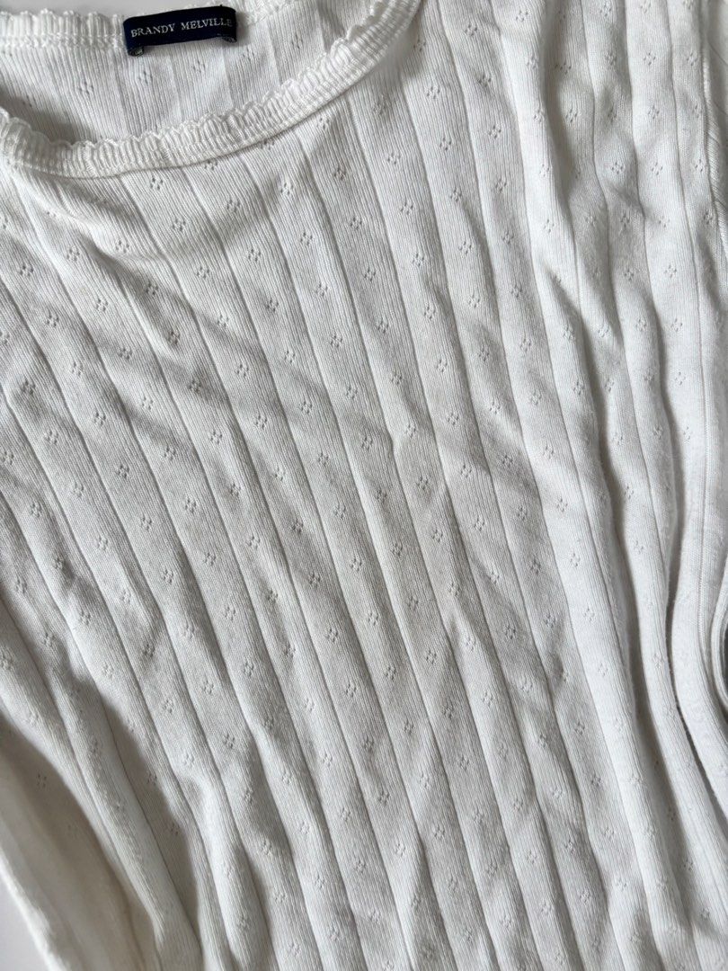 brandy melville basic tee (Category: Blouses) located in Binan City. Submitted by byhiraeth (Listing ID 1470522623, Image 2). Description: -small to medium -no ww -will only entertain offers since IM out of reply quota -loc is santa rosa, laguna.