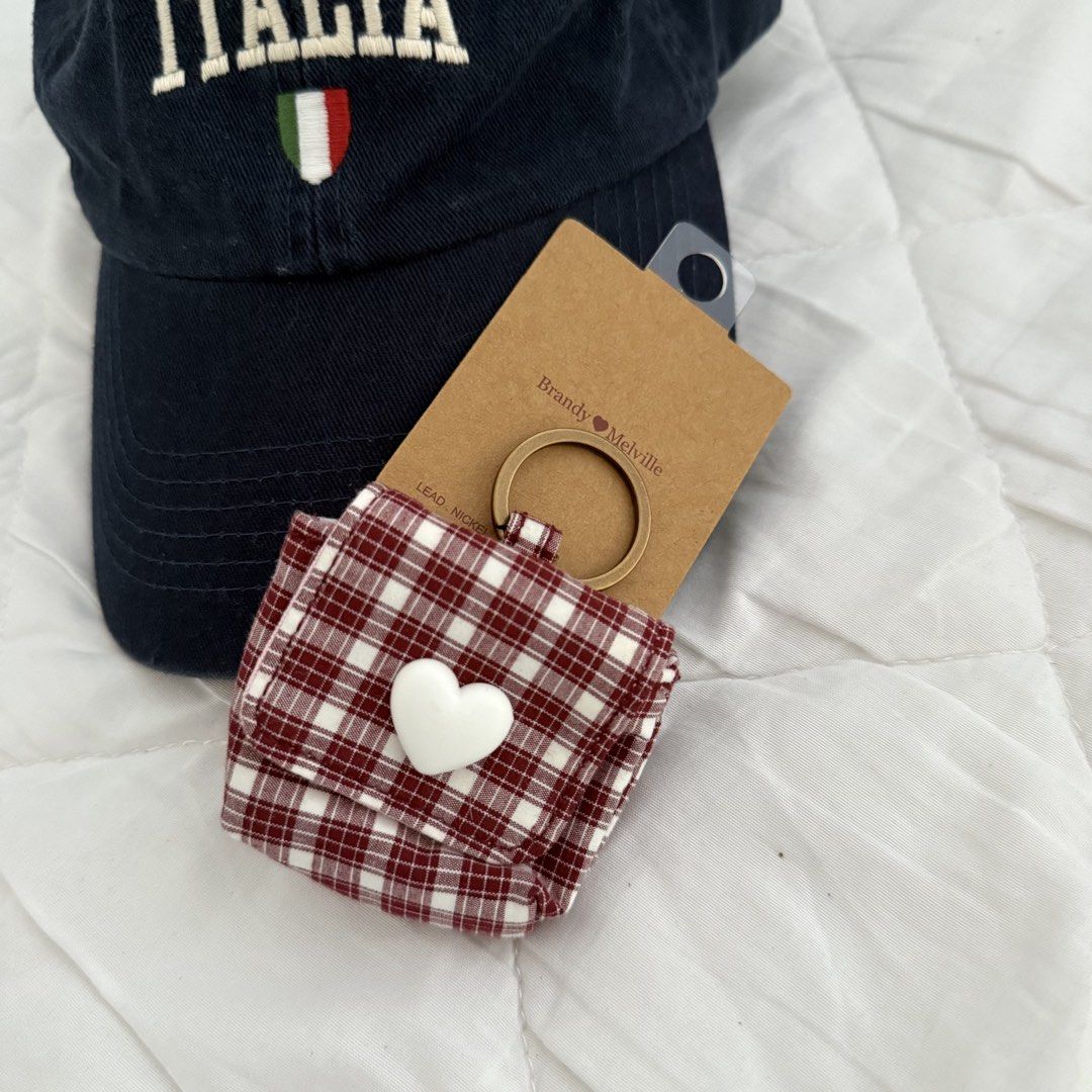 Brandy Melville Italia Cap & Bag Charm (Category: Other Accessories) located in Davao. Submitted by aug_amari (Listing ID 1470356358, Image 2). Description: both bnew!! rush take all :).