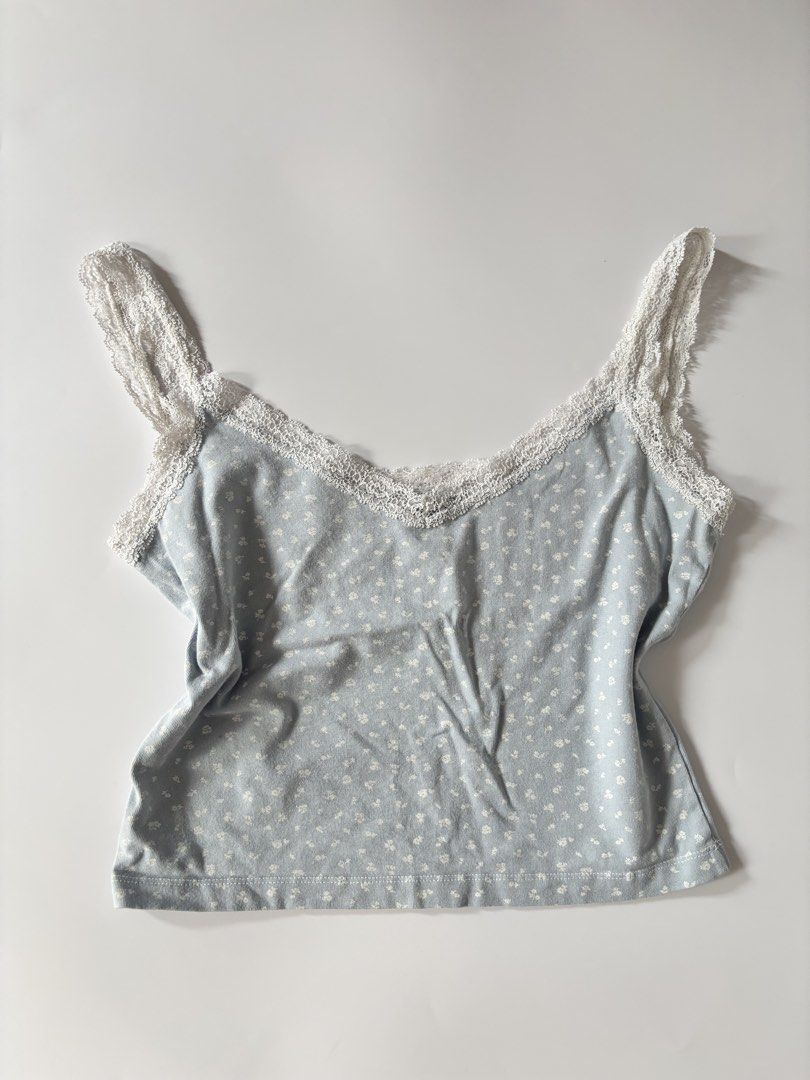 brandy melville laced cami top (Category: Sleeveless) located in Binan City. Submitted by byhiraeth (Listing ID 1470463031, Image 1). Description: -small to medium -no ww -will only entertain offers since IM out of reply quota -loc is santa rosa, laguna.