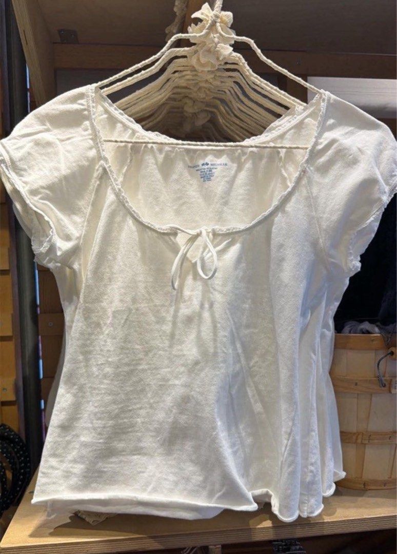 Brandy melville top (Category: Sleeveless) located in Batangas. Submitted by iceinmybag (Listing ID 1470439279, Image 1). Description: Xxs to S From brandy milan Never worn.