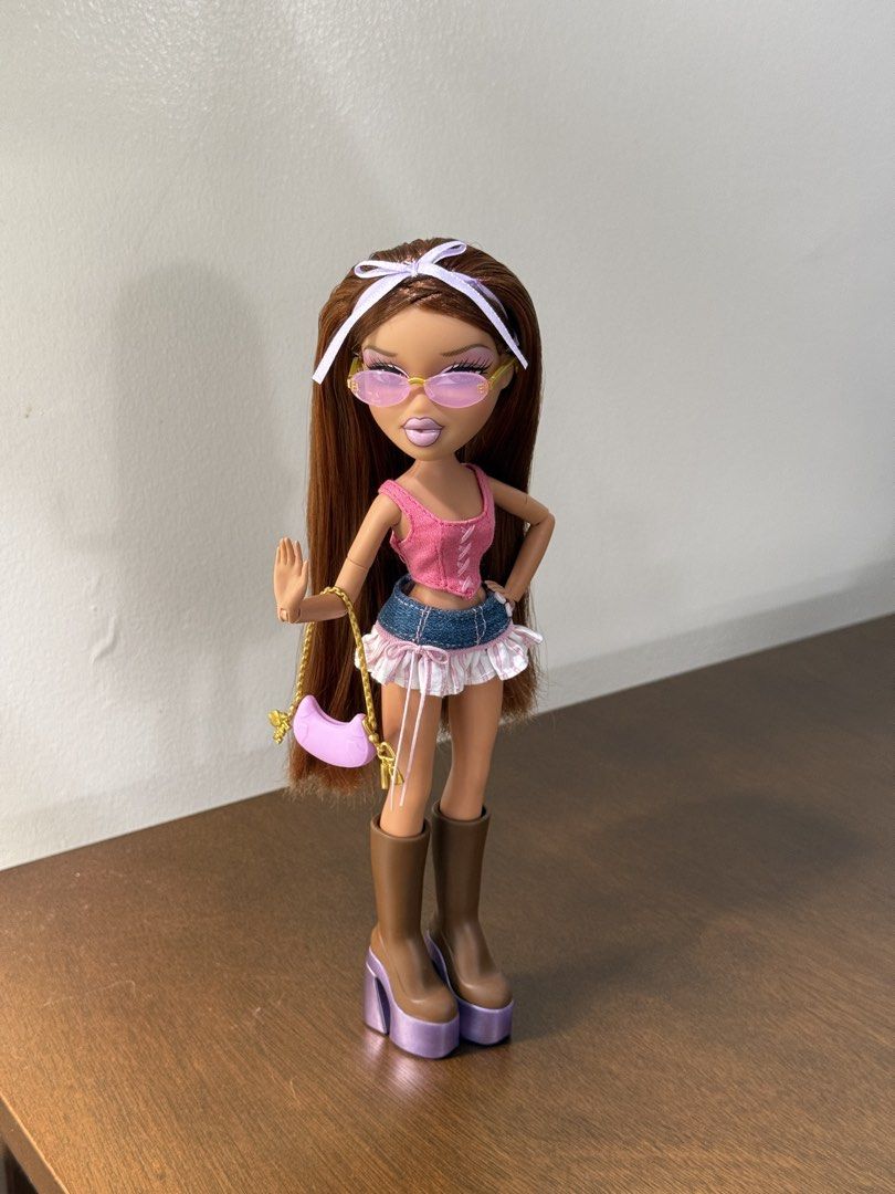Bratz Stylin’ yasmin nude (Category: Kids Toys) located in Pasig City. Submitted by din_a (Listing ID 1470397836, Image 1). Description: Bratz Stylin’ yasmin nude.